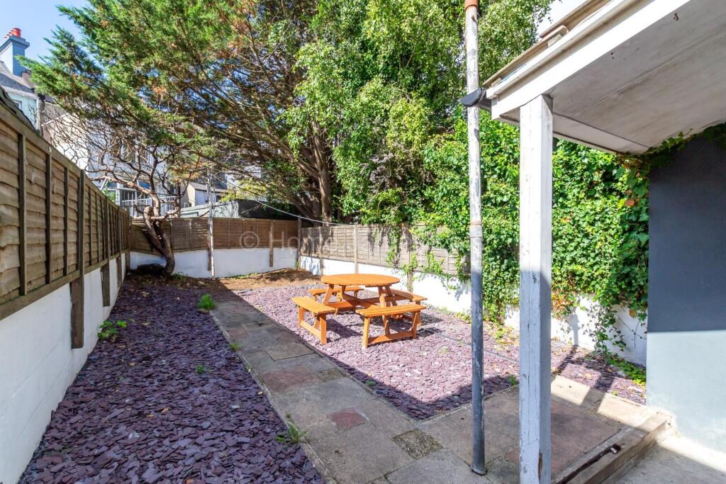 BR17 Garden.jpg