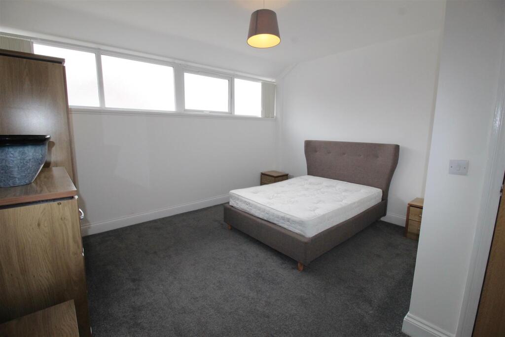 Duckworth Buildings, flat 8, bedroom.JPG