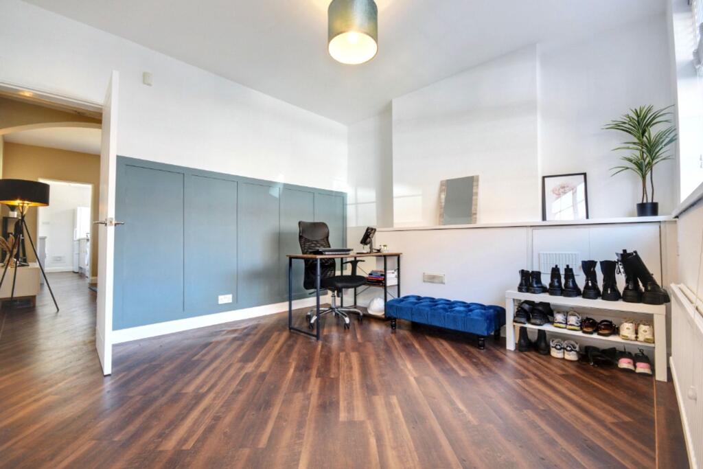 Front Room / Study / Dining Room