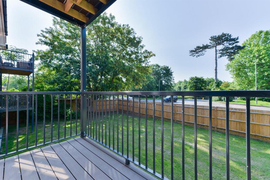 Flat 2 Dane Court4.jpg