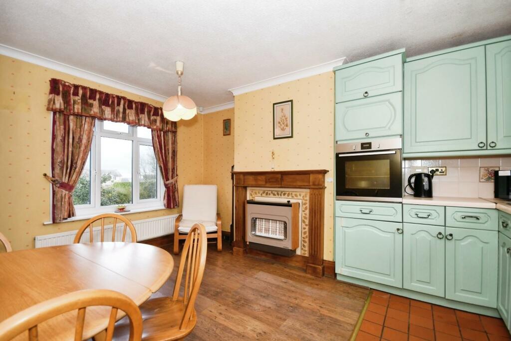 KITCHEN DINER 03.jpg