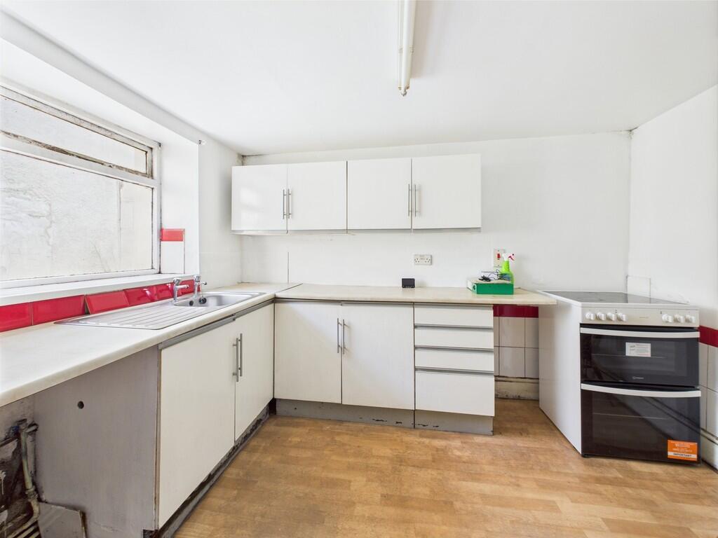 CAM03974G0-PR0141...