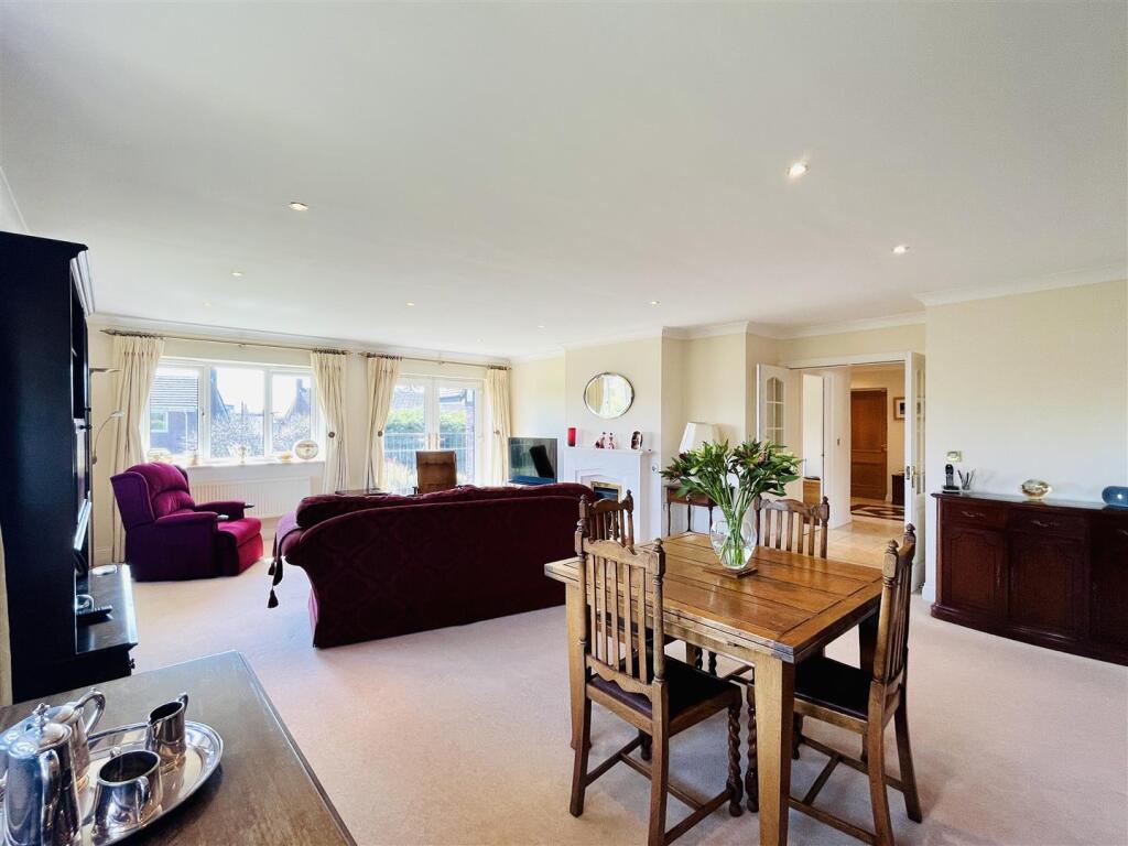 Living Dining Room Aspect 2