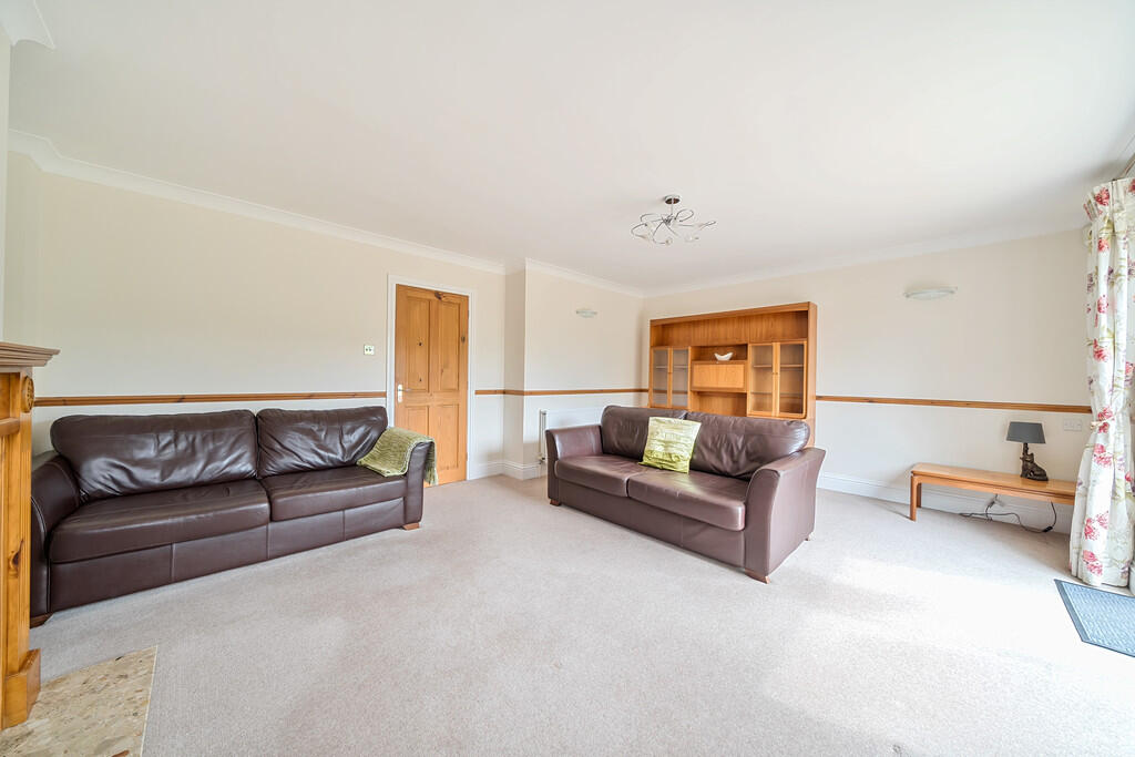 1301772-15-683883...