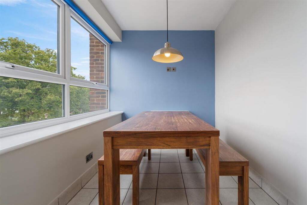 17 Heathdene, Chase Side N14 5HU-10.jpg
