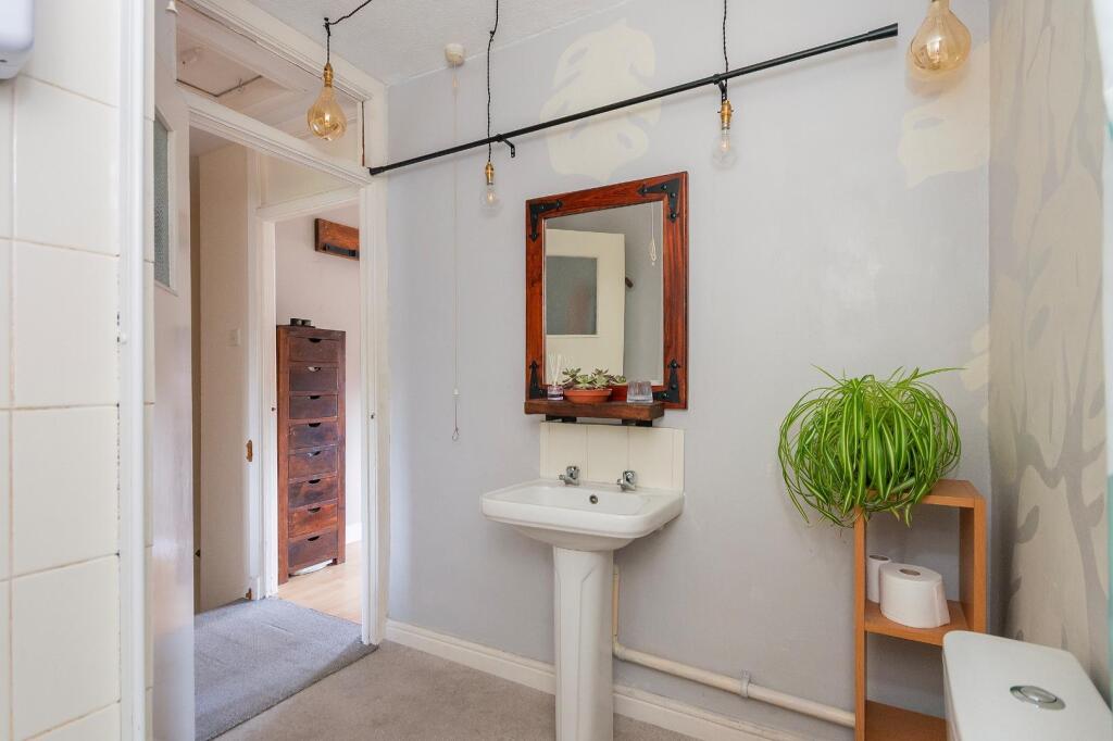 1D1R1SD - Bathroom A.jpg