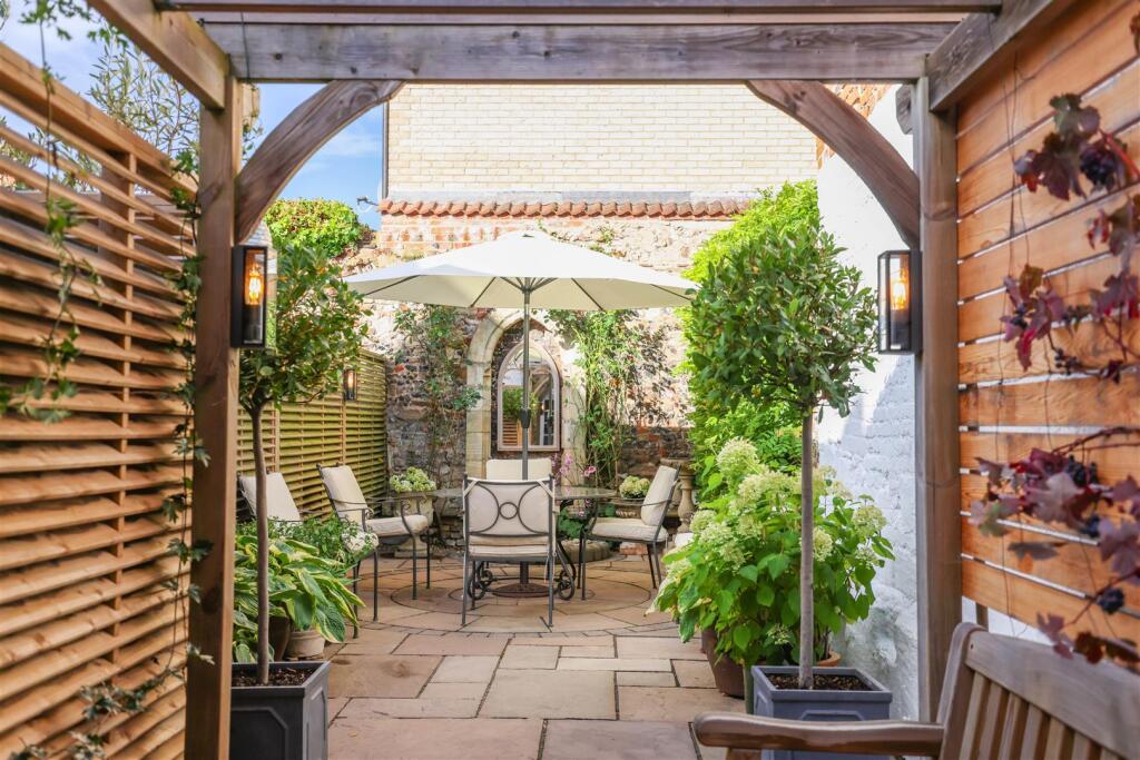 63 Whiting Street [Courtyard Garden] 01.jpg