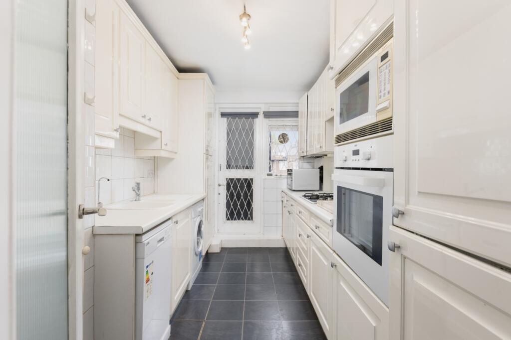 Clifton Place F14...