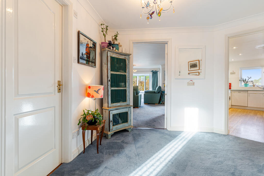 A17 - Embankment Rd, Flat 6 The Moorings, Kingsbri