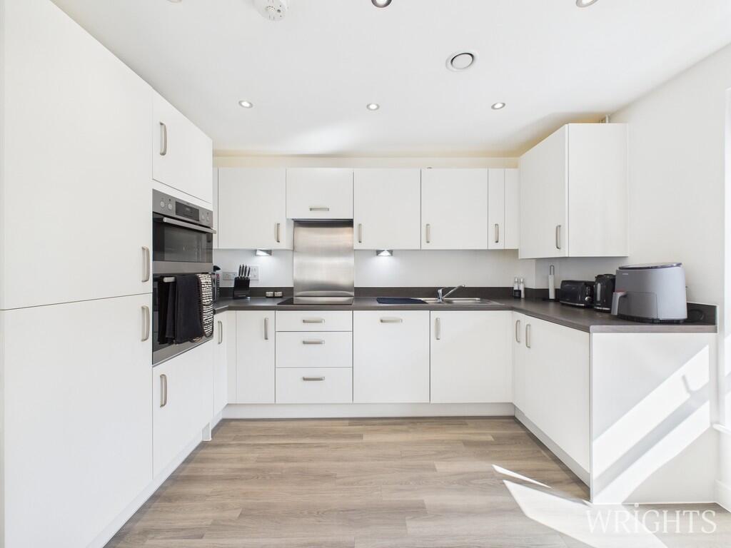 CAM02796G0-PR0446...