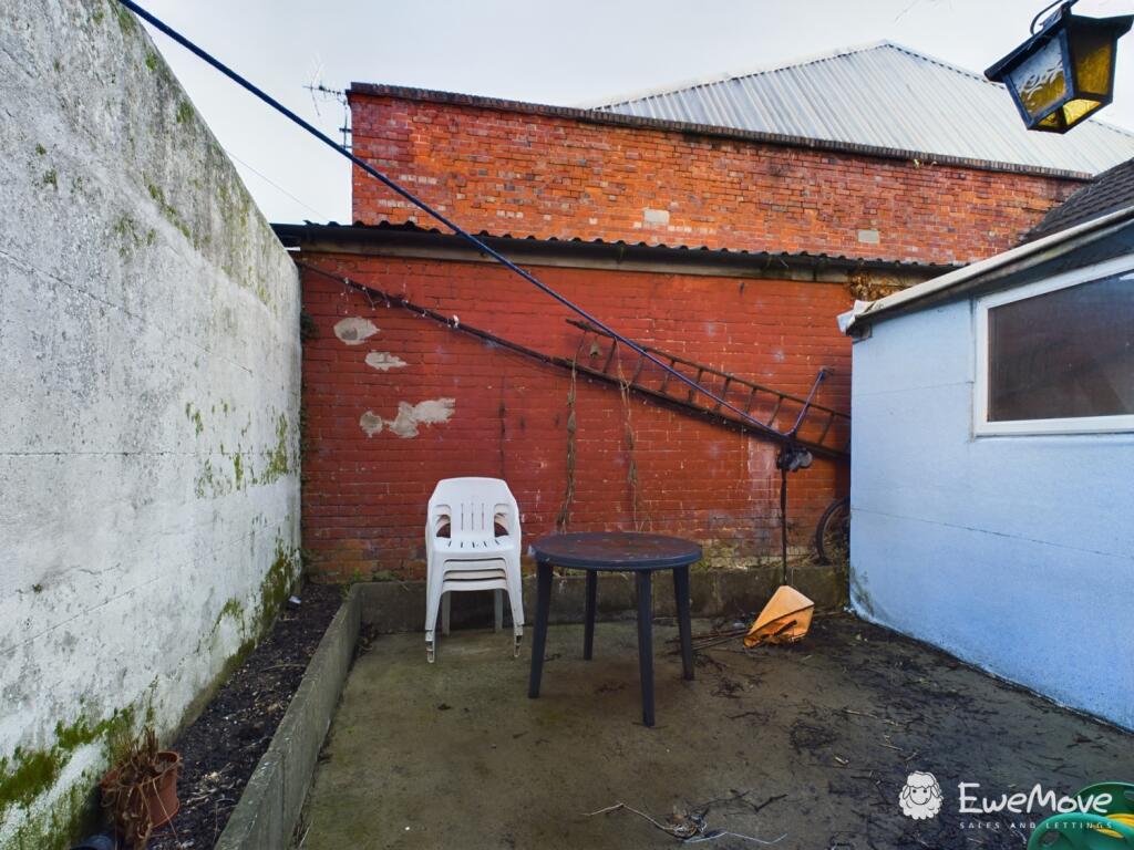 CAM02899G0-PR0044-STILL014