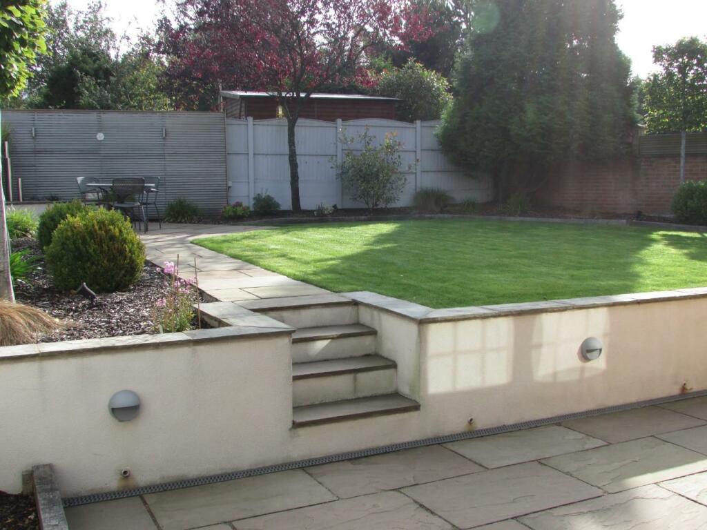 LimeLn2gdn2.JPG