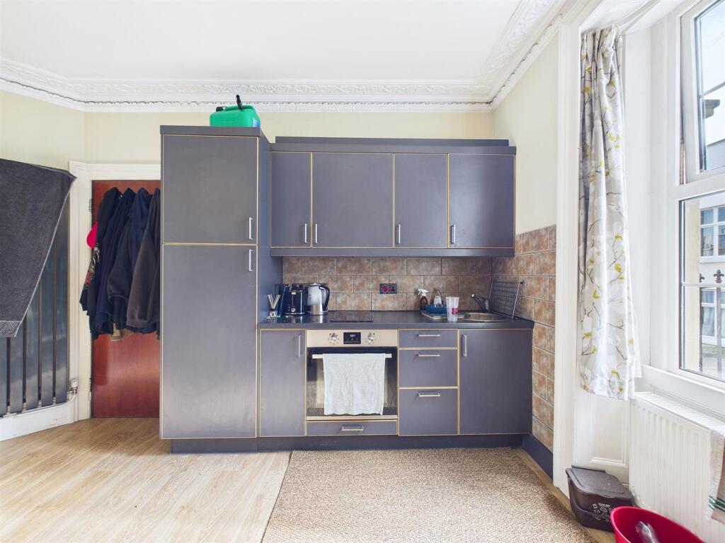 10 - Block of four flats.jpg