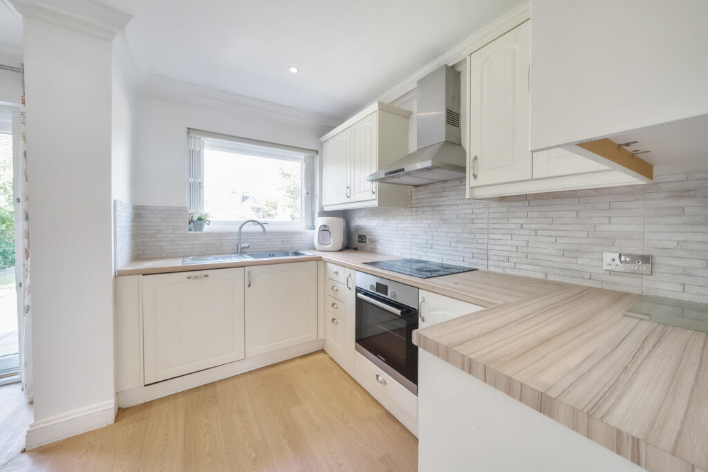 1301974-10-683d72...