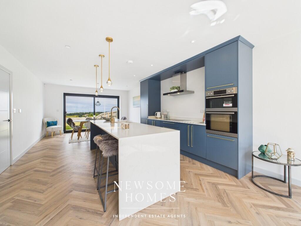 Kitchen/ Dining Room