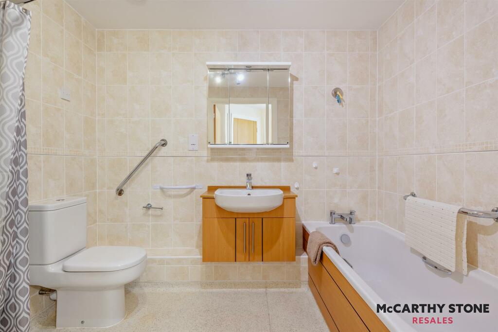 8608138-interior07-800.jpg