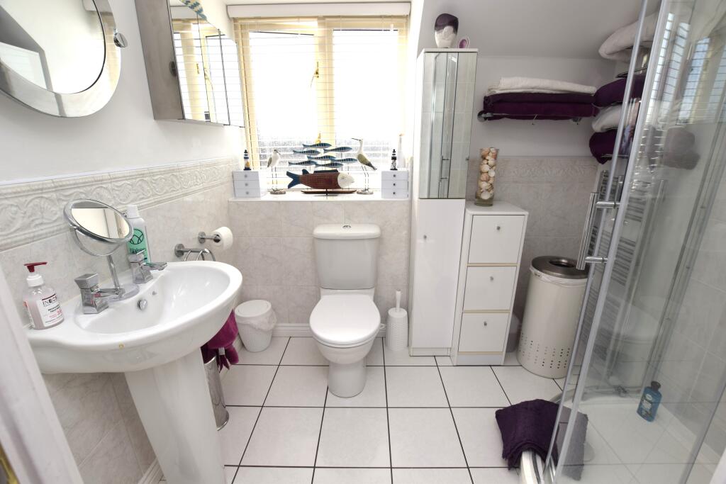en-suite shower room