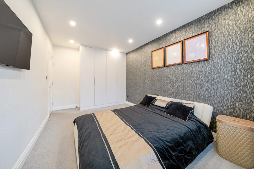 1382815-15-691dce...