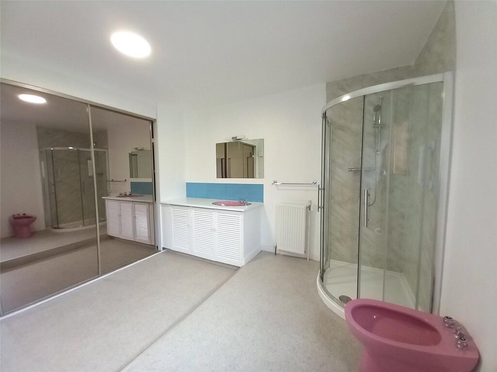 Bed 4 En Suite