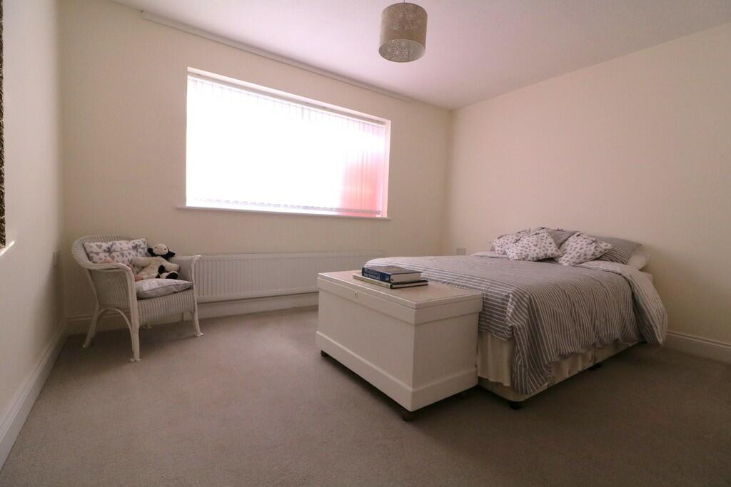7 Kent Lodge bed ...