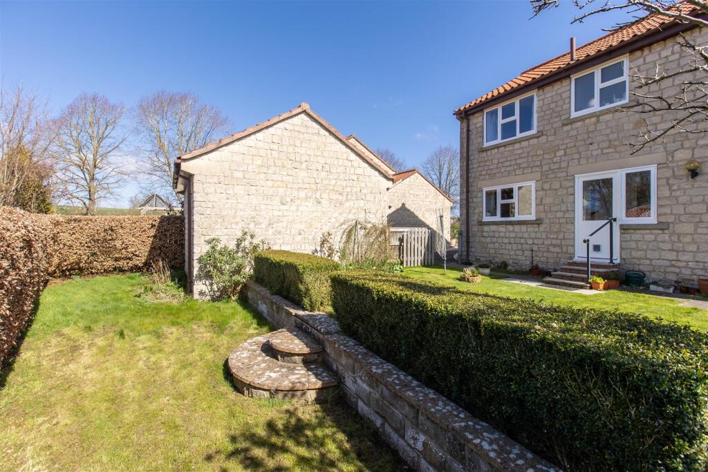 Acres Close 4 External-5.jpg