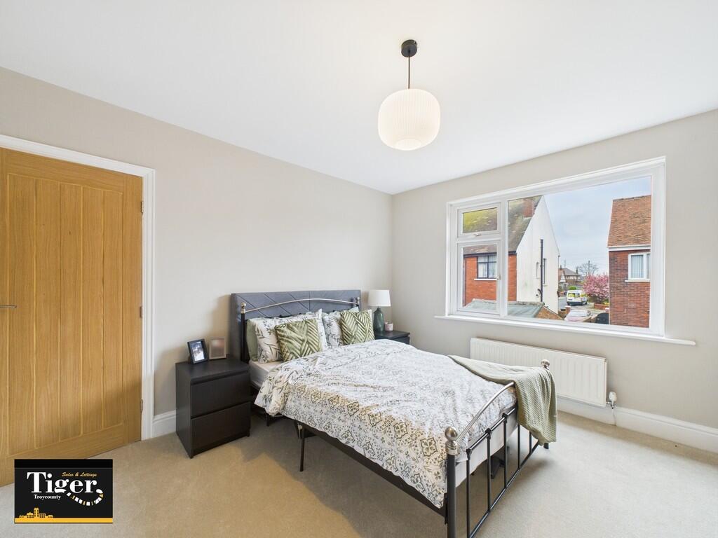 CAM02176G0-PR0551...