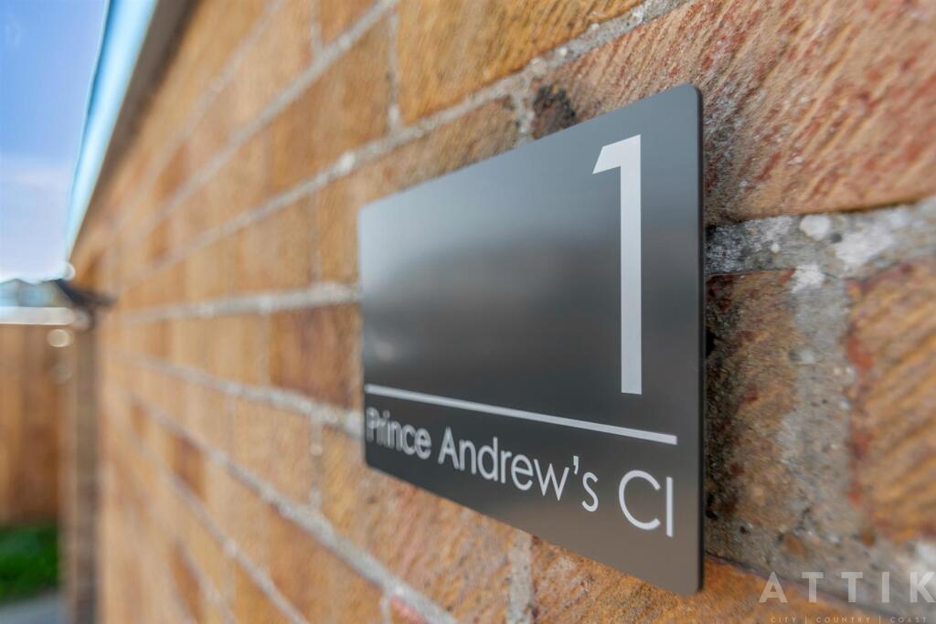 1 Prince Andrews Close, Norwich, NR66XH (4).jpg