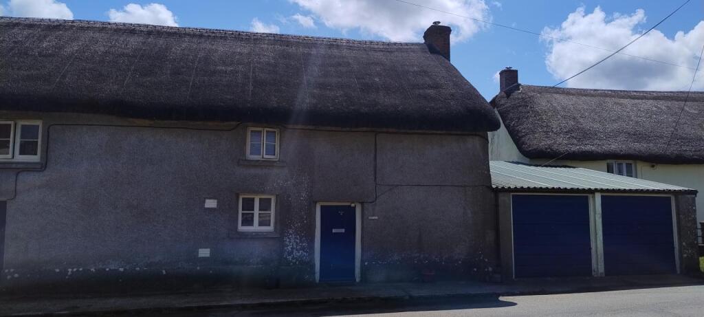 Two Bed Thatched Cottage to Let