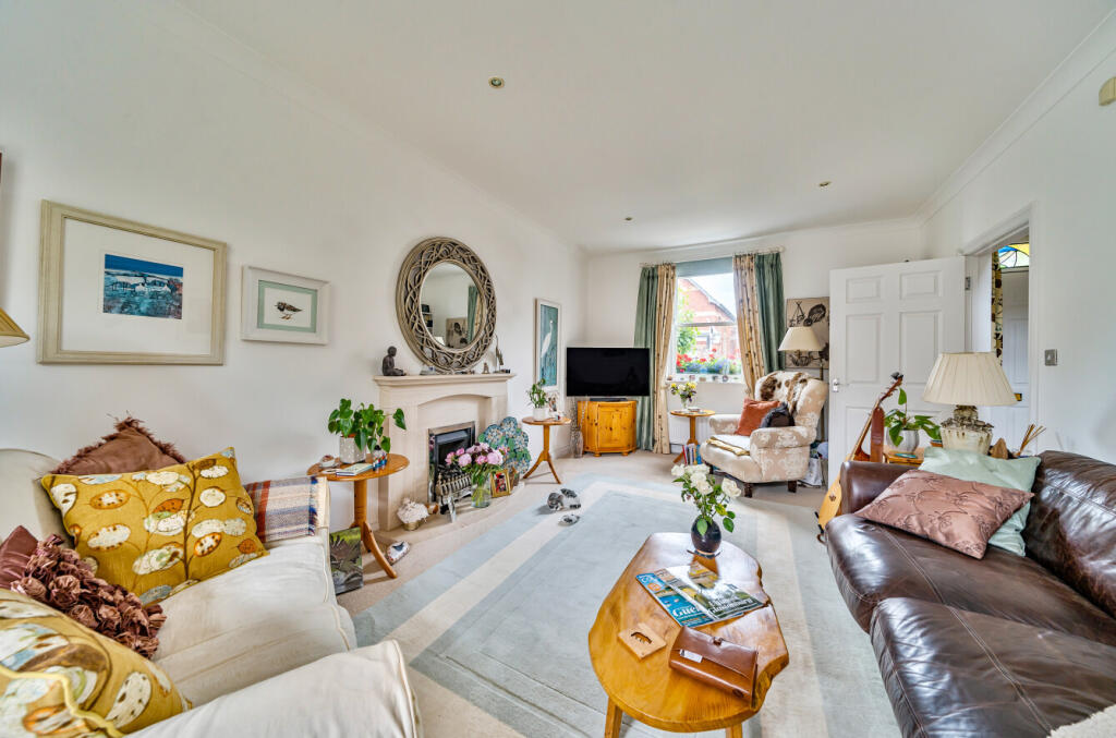 1305894-29-684c19...