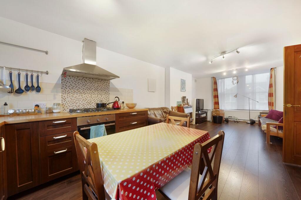 Kitchen/Dining Area