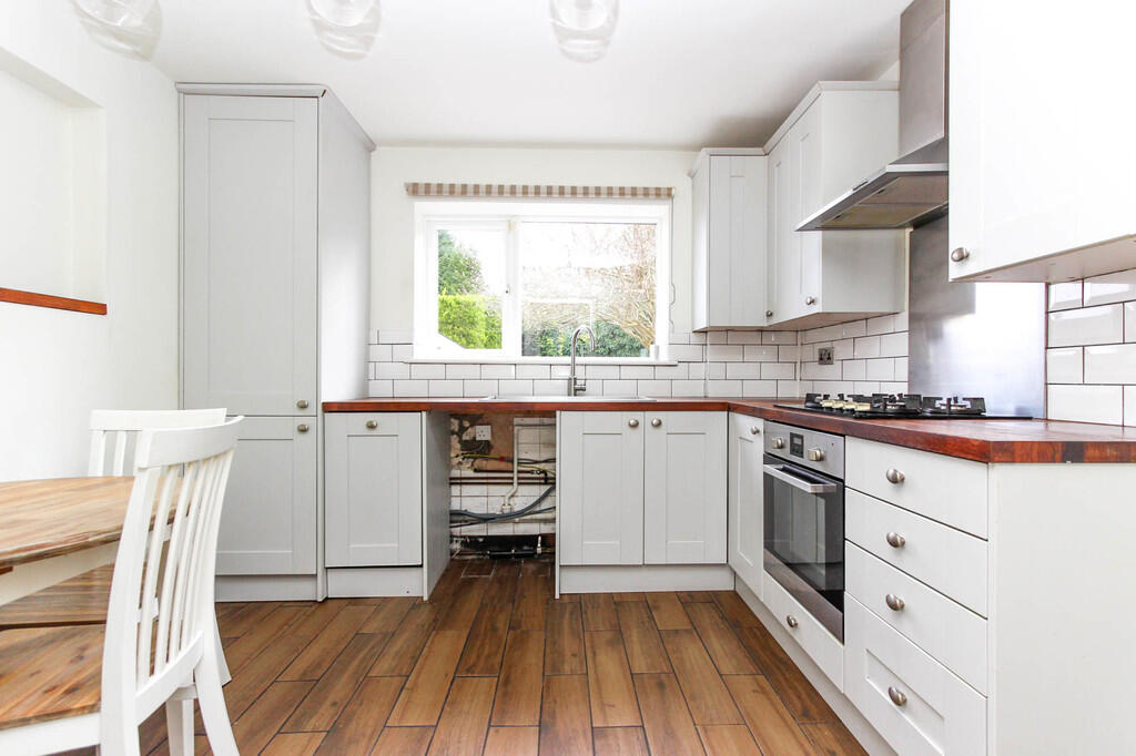Kitchen/Breakfast...