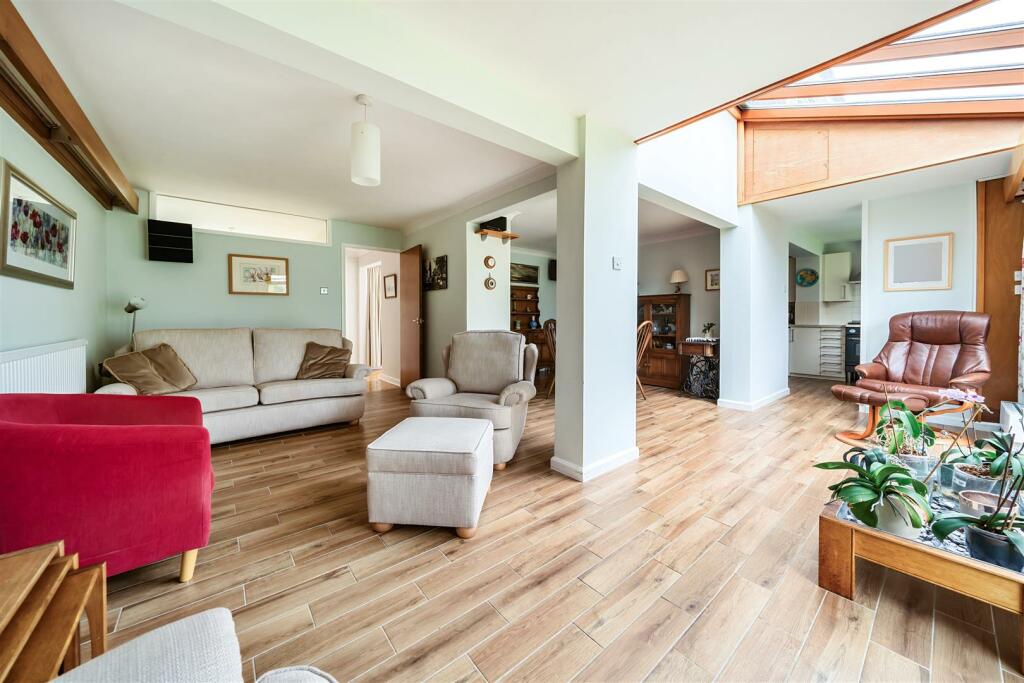 19 Manor Close, Roade