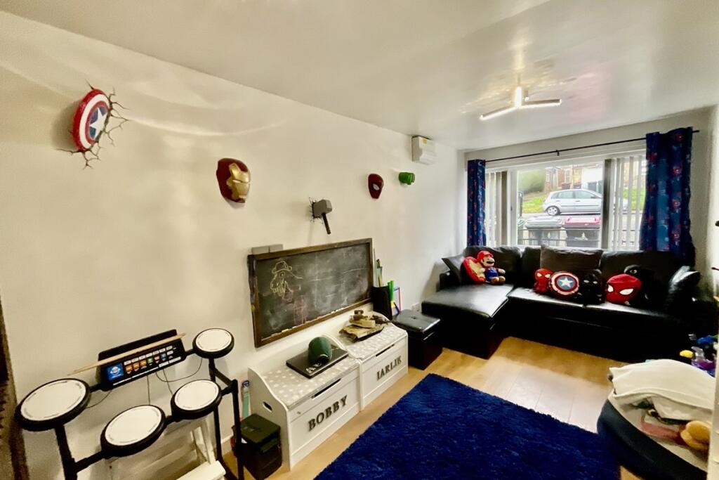 Playroom/ Snug/ Offi