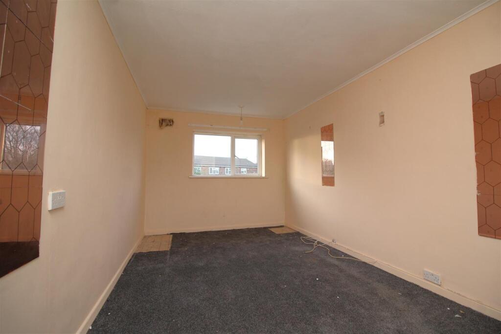 bedroom 1 1 .JPG