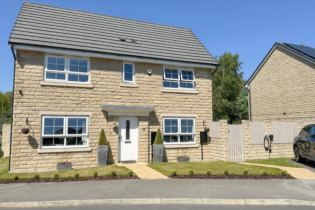 Three bed detached property, Silsden 26