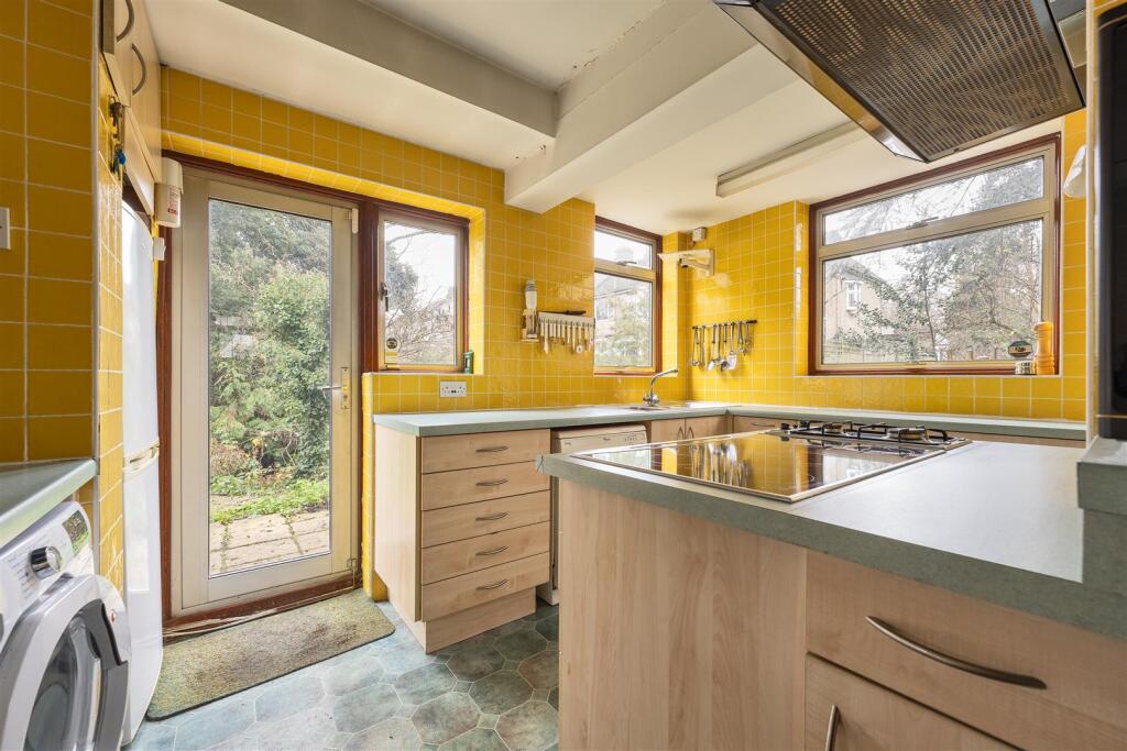 Waterhall Avenue, E4