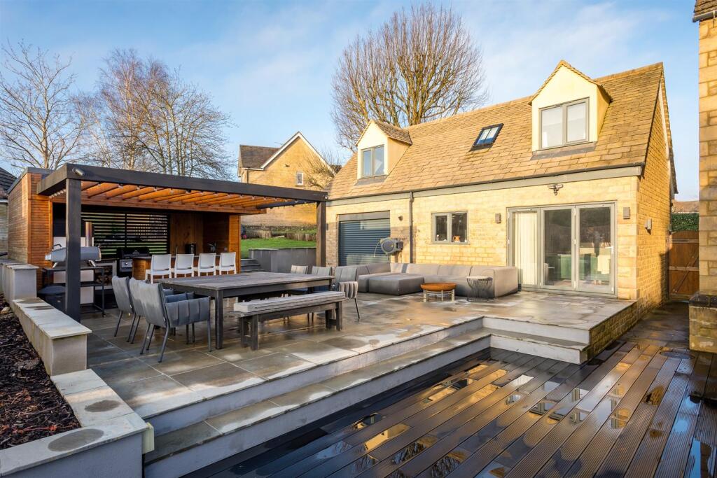 34 - 1 Holm Oaks - GL7 2RQ - Web.jpg