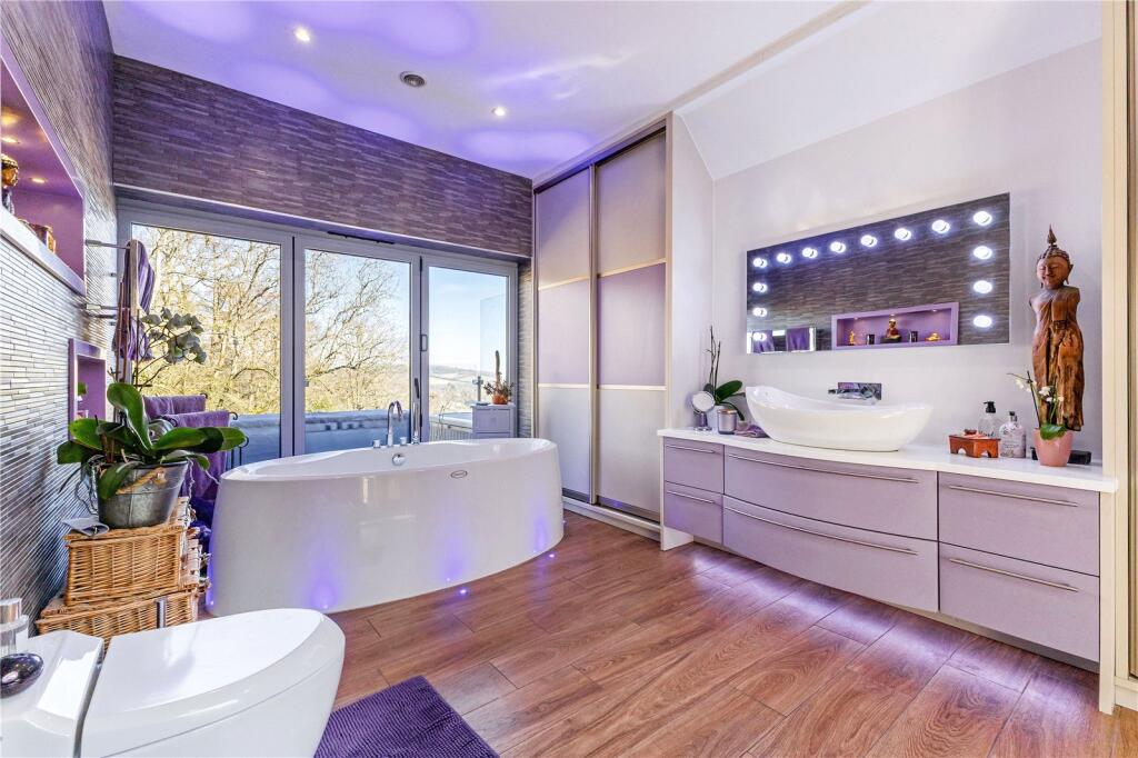 En Suite Bathroom
