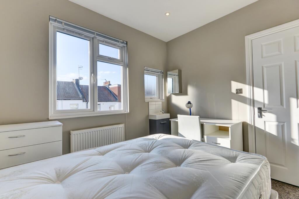 19 Southampton Street Bedroom 3 (2)