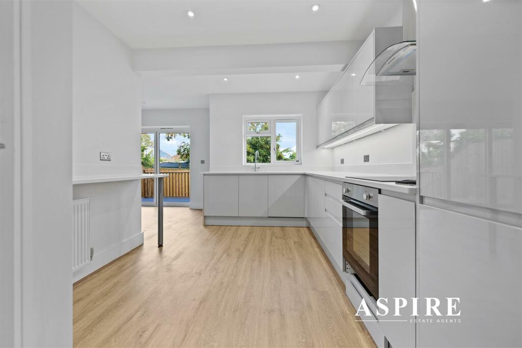 Aspire Estate Agents3.jpg