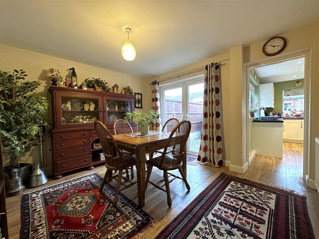 Dining Room Into Kitchen 724