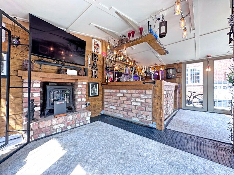 Bar/Games Room