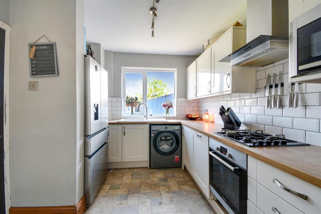 KITCHEN FRONT ON
