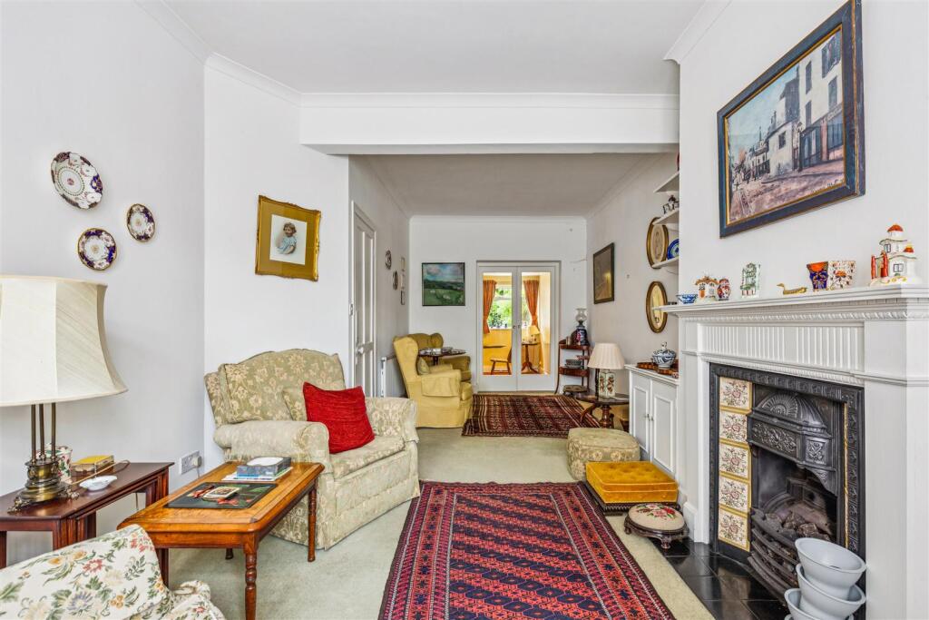 Glebe Street, W4 - FOR SALE