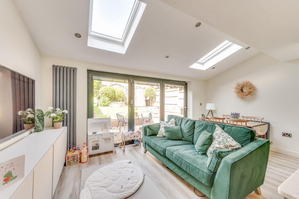 KITCHEN, DINER AND LIVING ROOM