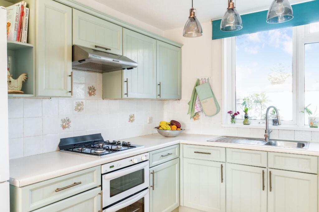 FLEETWOOD CLOSE (4).jpg