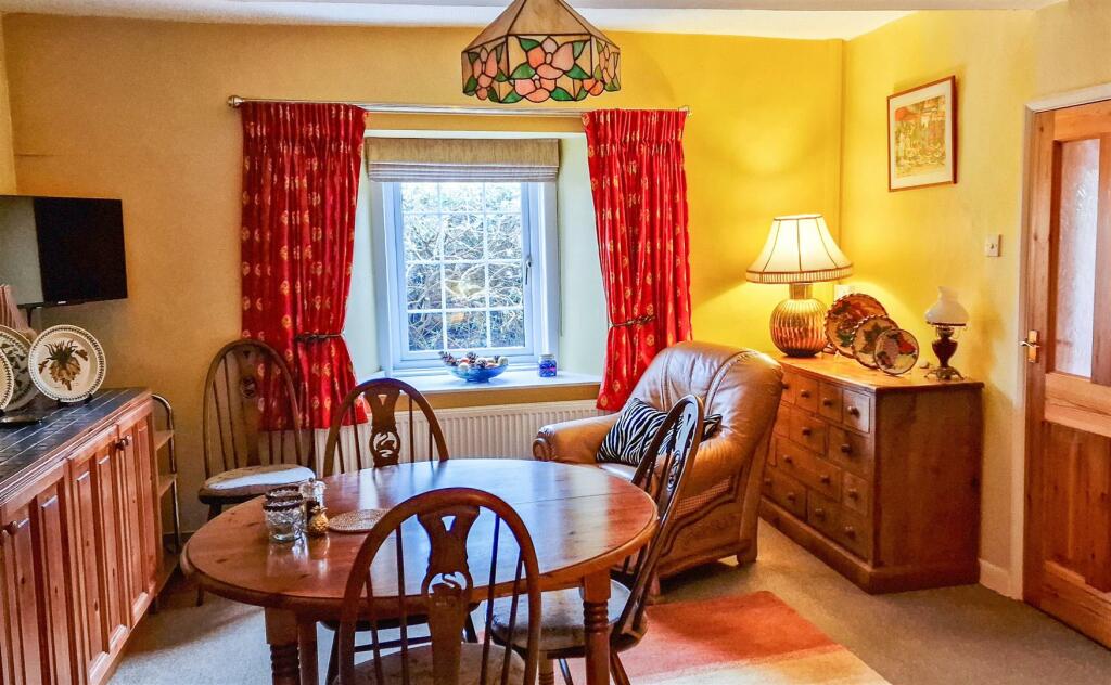Dining Room.jpg