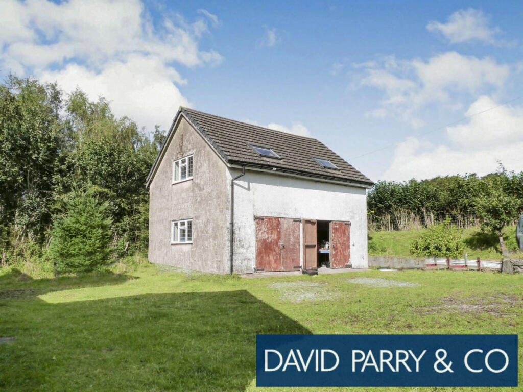 4 Bedroom Property with Land