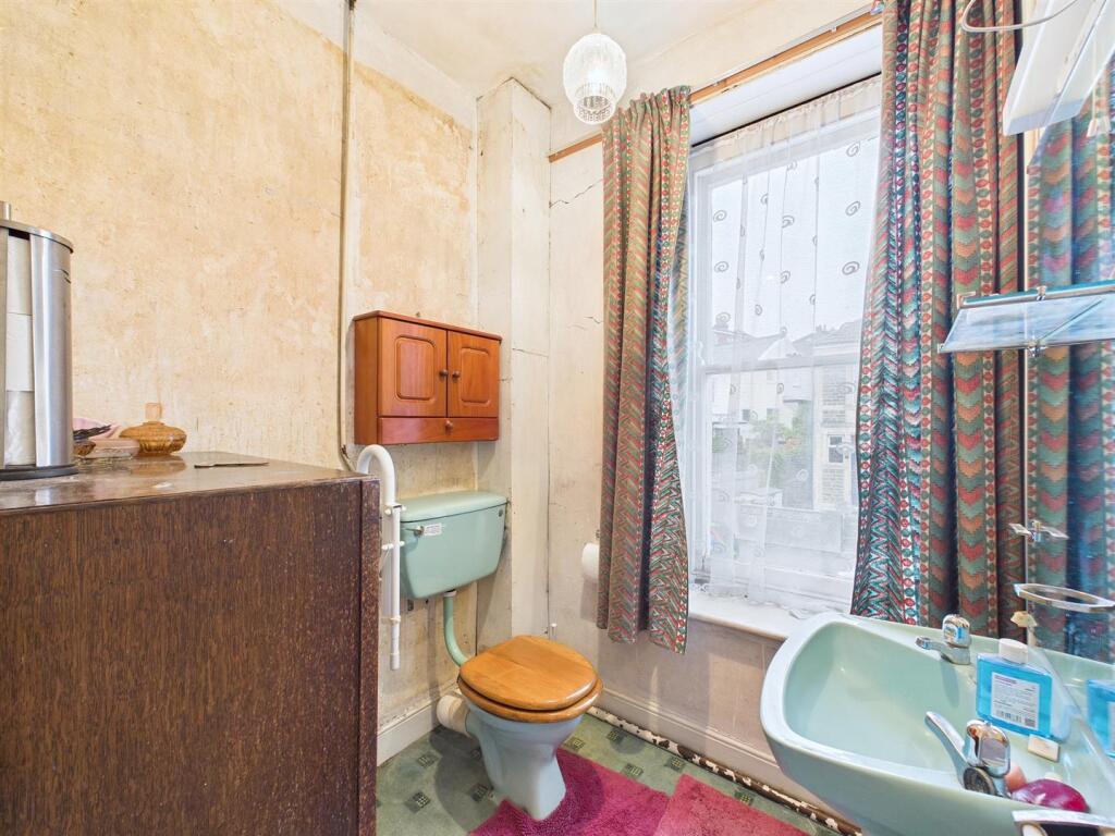 16 - 3-bedroom terraced house.jpg