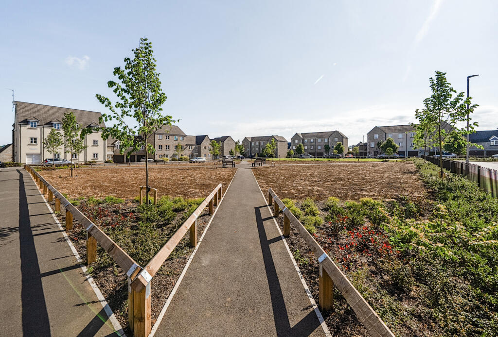 1295140-3-682ee79...